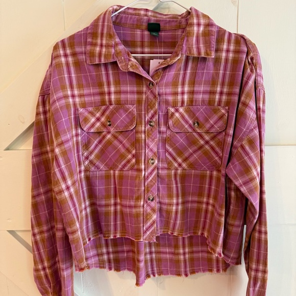 wild fable Tops - Wild Fable Women's‎ Long Sleeve Cropped Button-Down Shirt Pink Plaid Small NWT